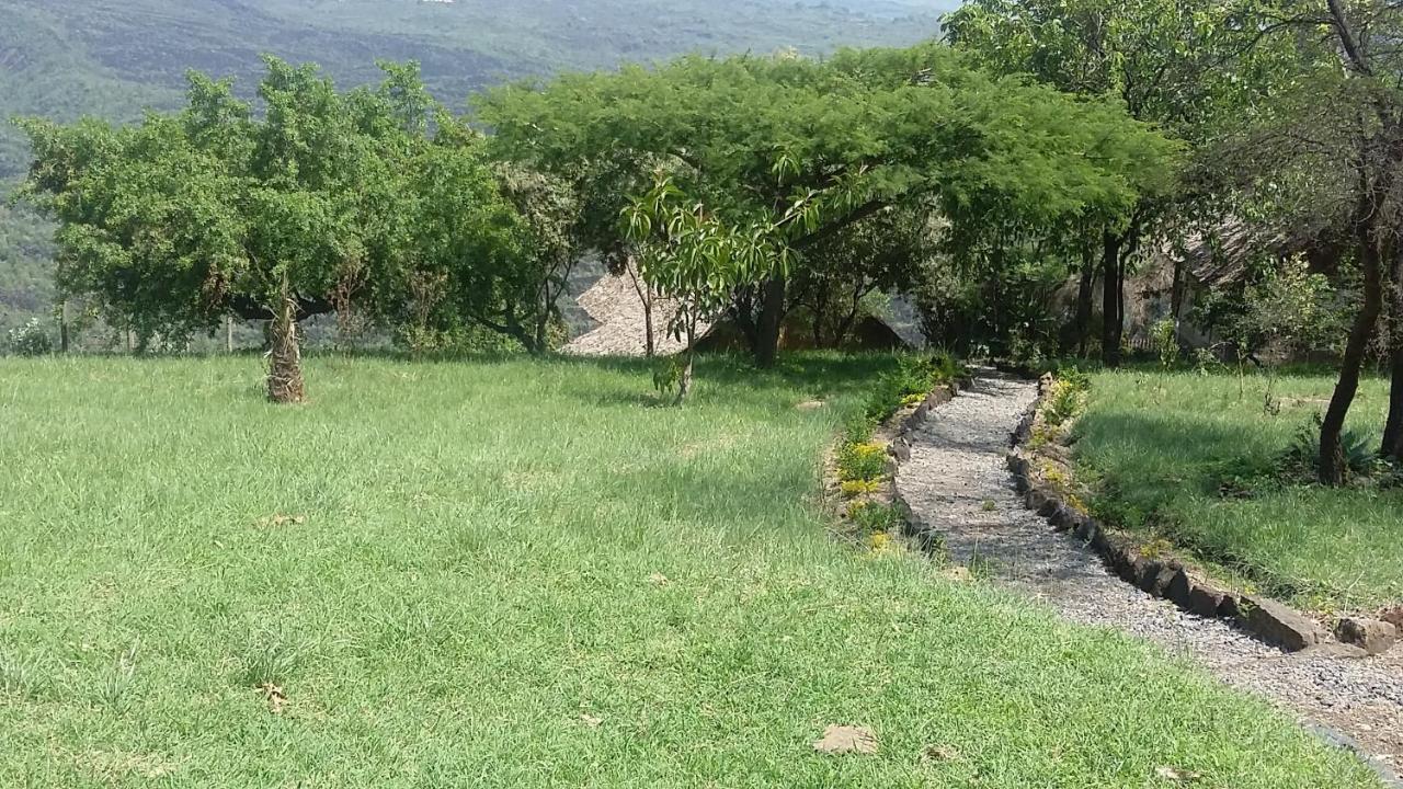 ナクル Maili Saba Campヴィラ エクステリア 写真