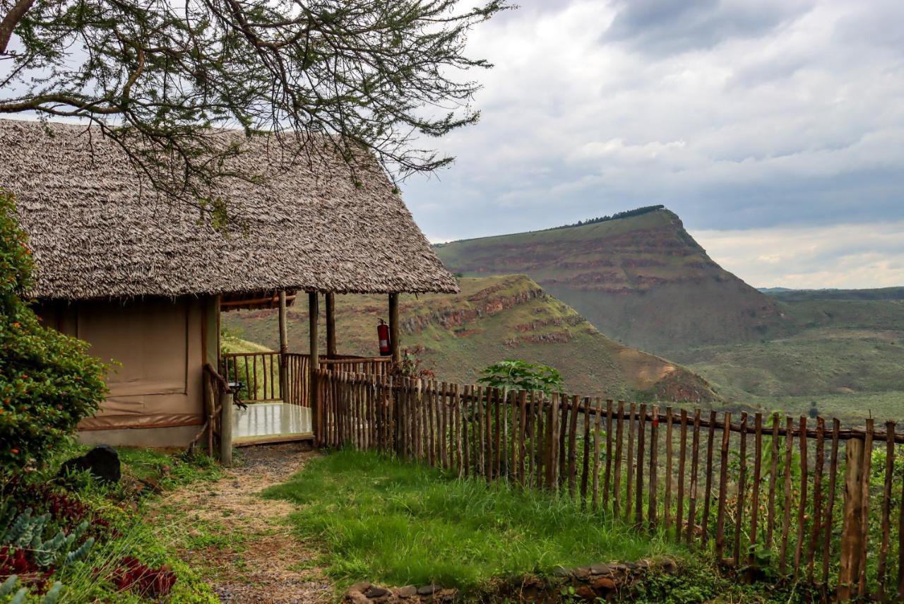 ナクル Maili Saba Campヴィラ エクステリア 写真
