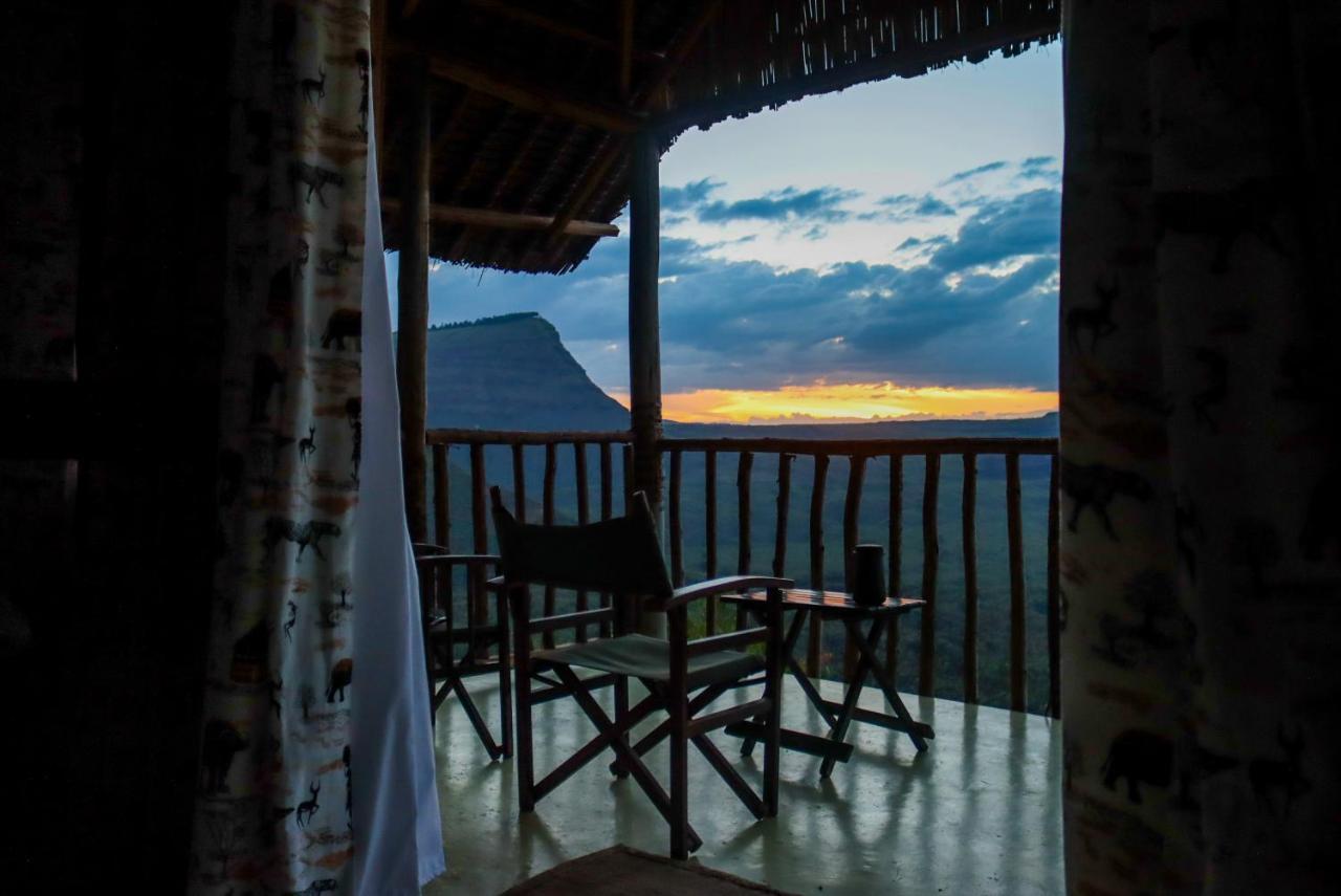 ナクル Maili Saba Campヴィラ エクステリア 写真